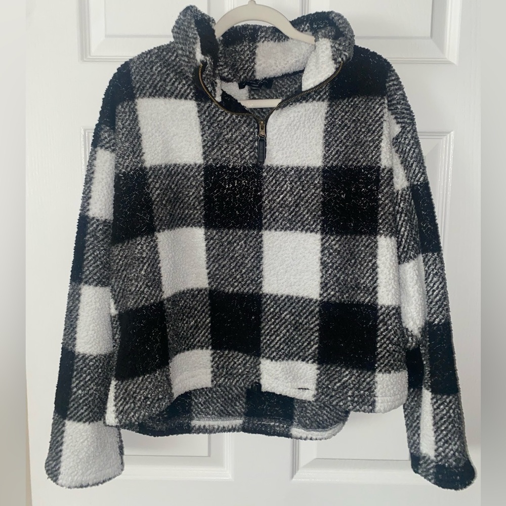 Plaid Sherpa Jacket in excellent pre loved condition. - Picture 3 of 5
